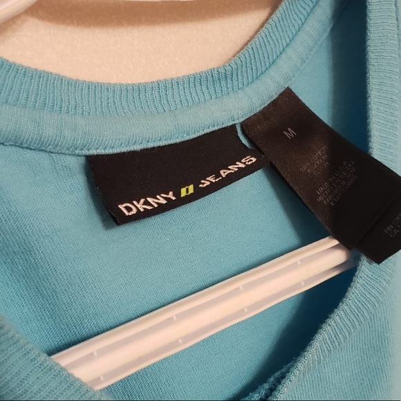 ❄️3/$50 DKNY Classic Sky Blue Y2K Logo T-Shirt - Picture 2 of 5